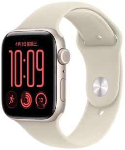 Apple Watch SE 3，展示星光色铝金属表壳、紧凑模块表盘、星期和日期、跑步体能训练、健身圆环、天气复杂功能、右侧外观、数码表冠、侧边按钮，搭配沙砾色运动型表带。