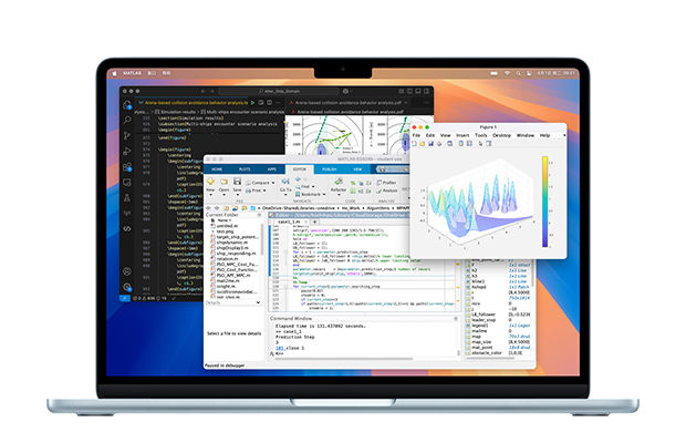 MacBook Air 屏幕上显示几个打开的软件。