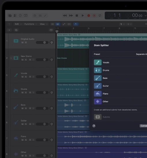 MacBook Pro 屏幕展示 Logic Pro 中的大分轨拆分器功能界面。