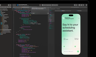 MacBook Pro，屏幕显示 Xcode 中的代码编辑器以及一款 app 在 iPhone 上的预览效果。