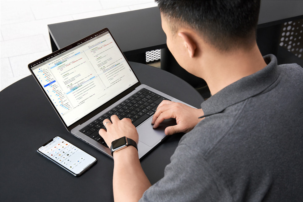 王维东使用 Swift 和 Apple 原生框架编写他的 app。