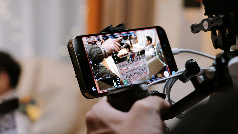 拍摄团队使用 iPhone 13 Pro Max 和 Protake app 进行拍摄。
