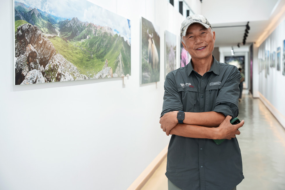奚志农在大理举办 “万物有灵，触手可及” ⸺自然人文摄影展