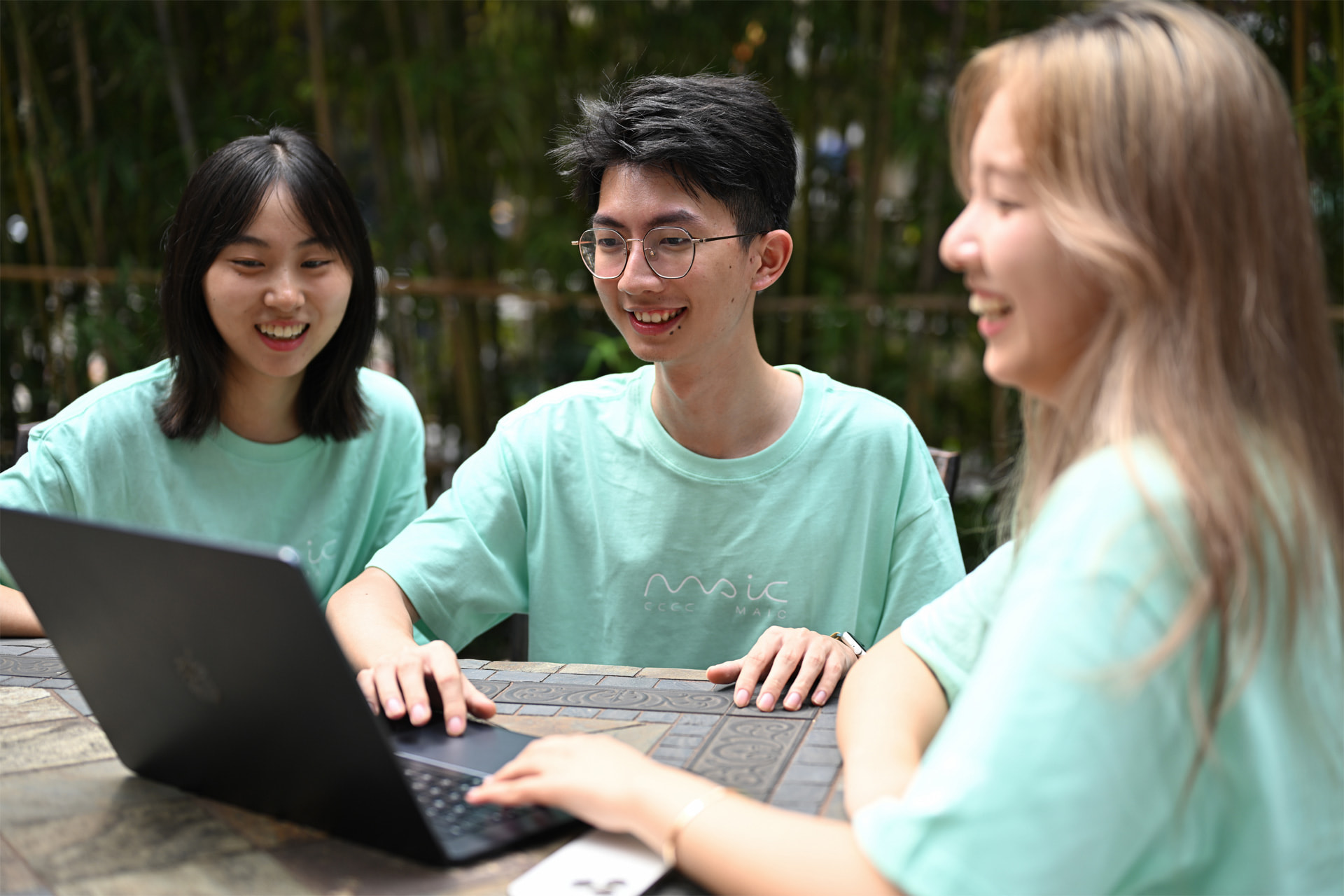 Apple 捐赠3,000 万元人民币，继续支持在华编程教育- Apple (中国大陆)