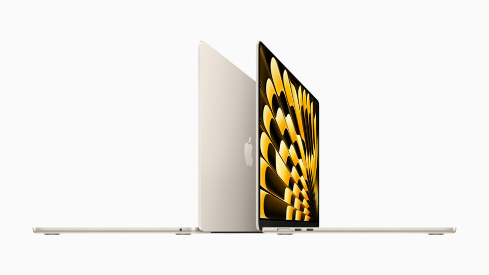 两台 15 英寸 MacBook Air 的纤薄侧面视图。