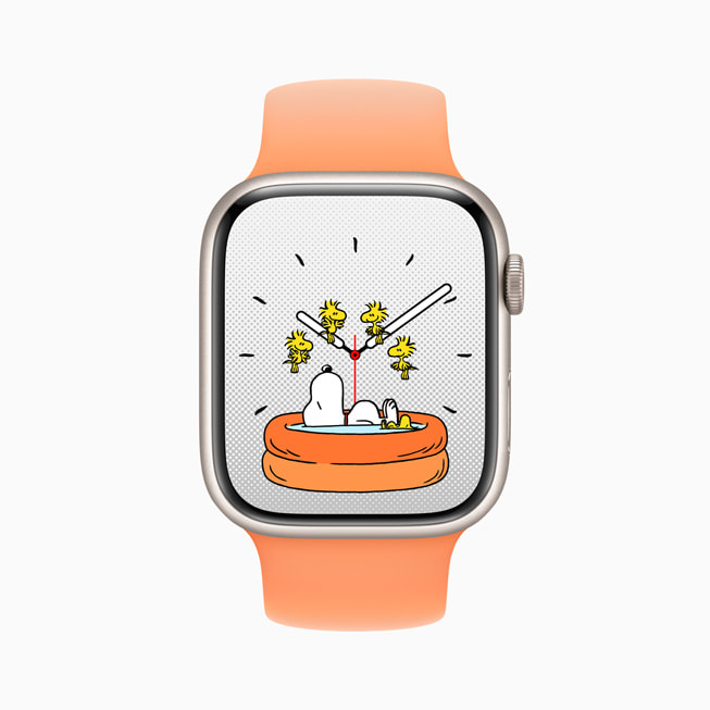 搭配单圈表带的 Apple Watch Series 9 展示全新史努比表盘。