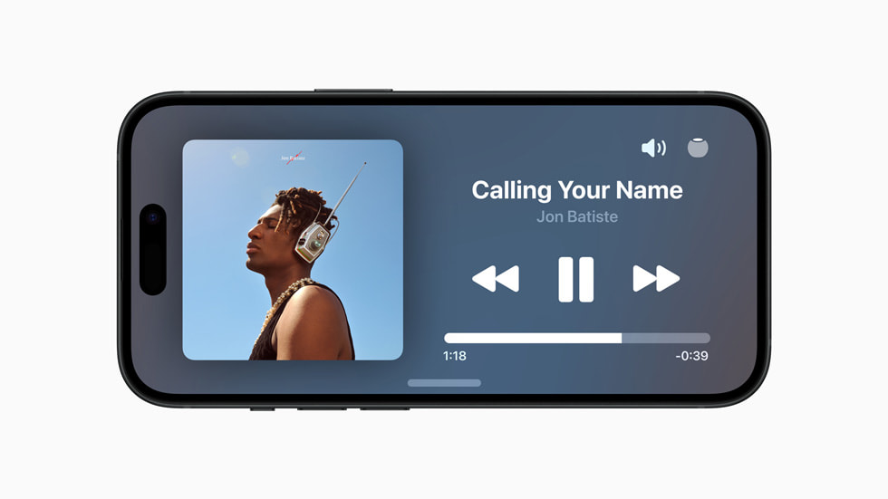 iPhone 15 展示待机显示播放音乐。