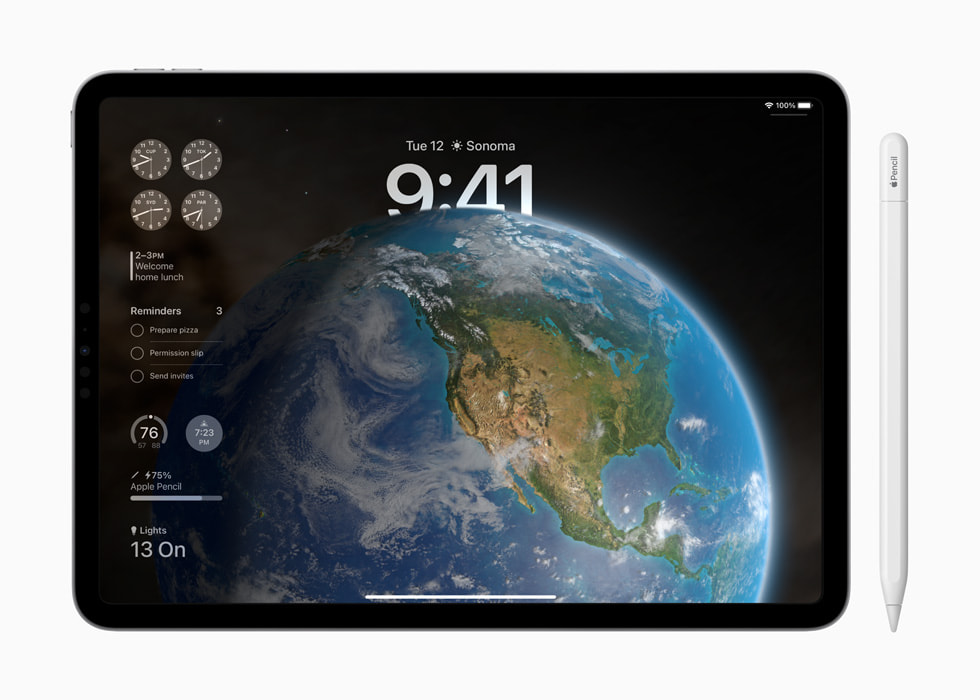 iPadOS 17 中的新功能：锁定屏幕小组件。