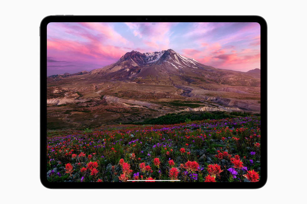 全新 iPad Pro 的超精视网膜 XDR 显示屏上展示迷人风景。 