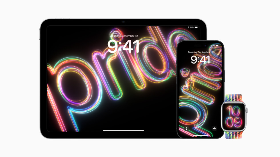 Apple Watch 上显示全新 Pride Radiance 表盘，iPhone 与 iPad 显示 iOS 与 iPadOS 墙纸。