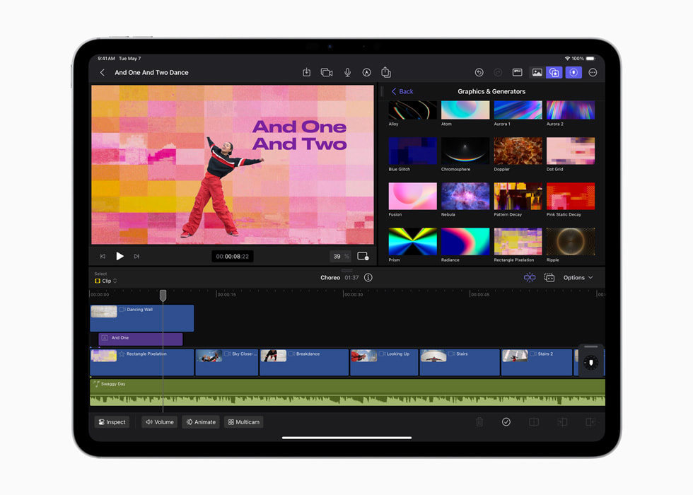 深空黑色 13 英寸 iPad Pro 展示 iPad 版 Final Cut Pro 2 中的动态背景。