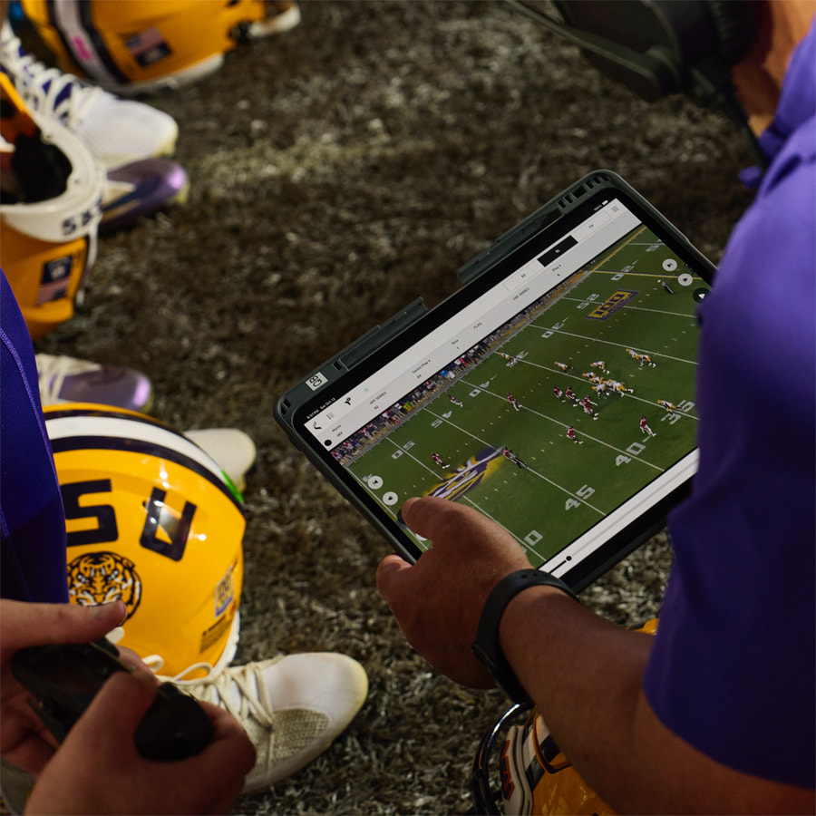 iPad 与大学橄榄球队合作，促进运动发展- Apple (中国大陆)