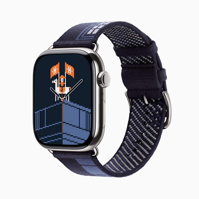 采用新款 Faubourg Party 编织表带的 Apple Watch Hermès 表款。