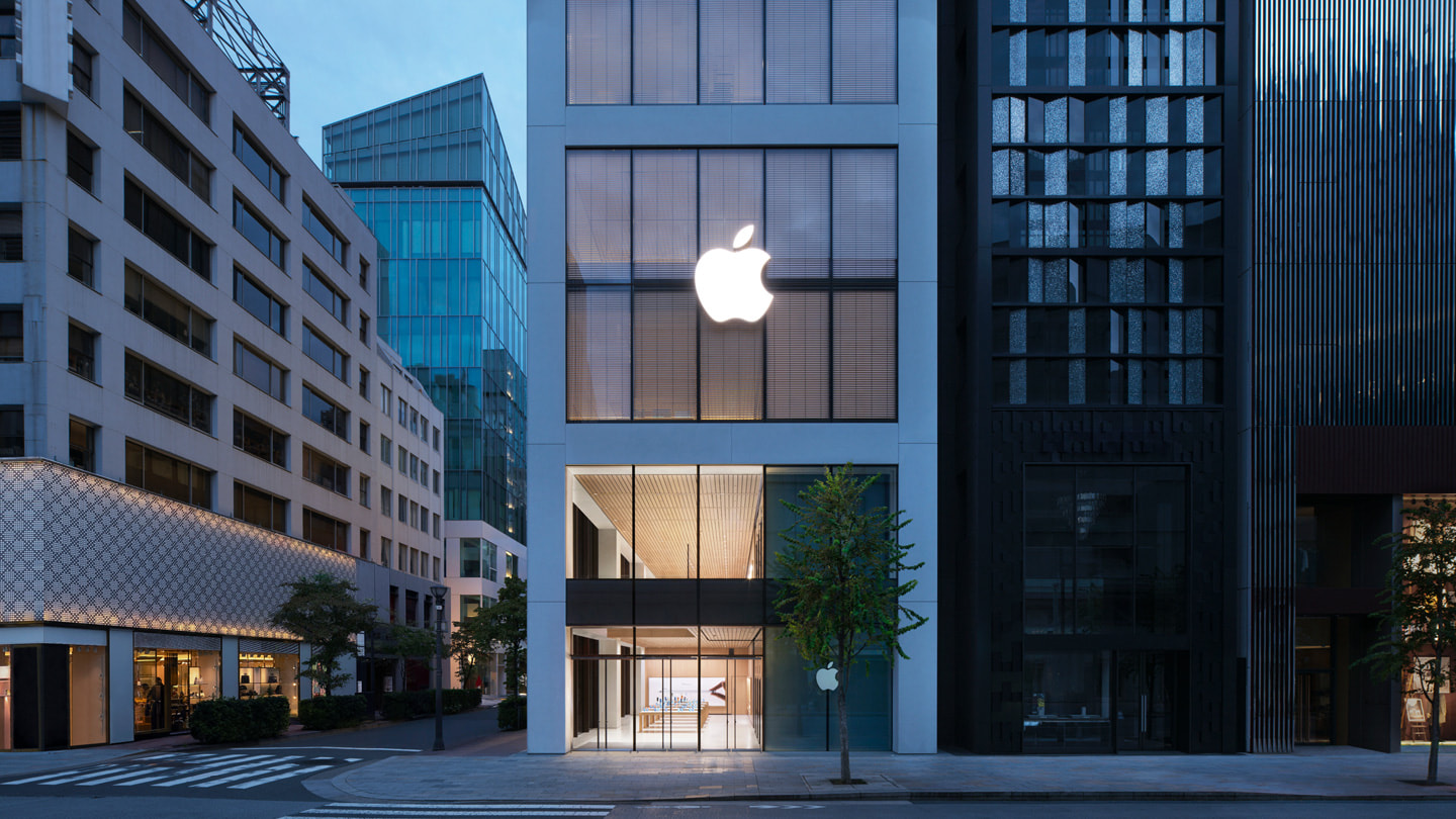 Apple 银座零售店的外观。