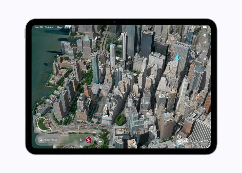 iPad 上显示着 Apple 地图中的建筑俯视图。