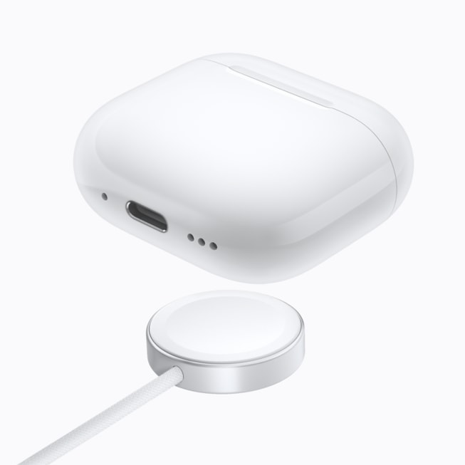 图片上方是配有无线充电盒的 AirPods 5，下方是充电器。