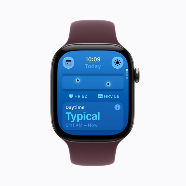 Apple Watch Series 12 上展示着日间生命体征功能。