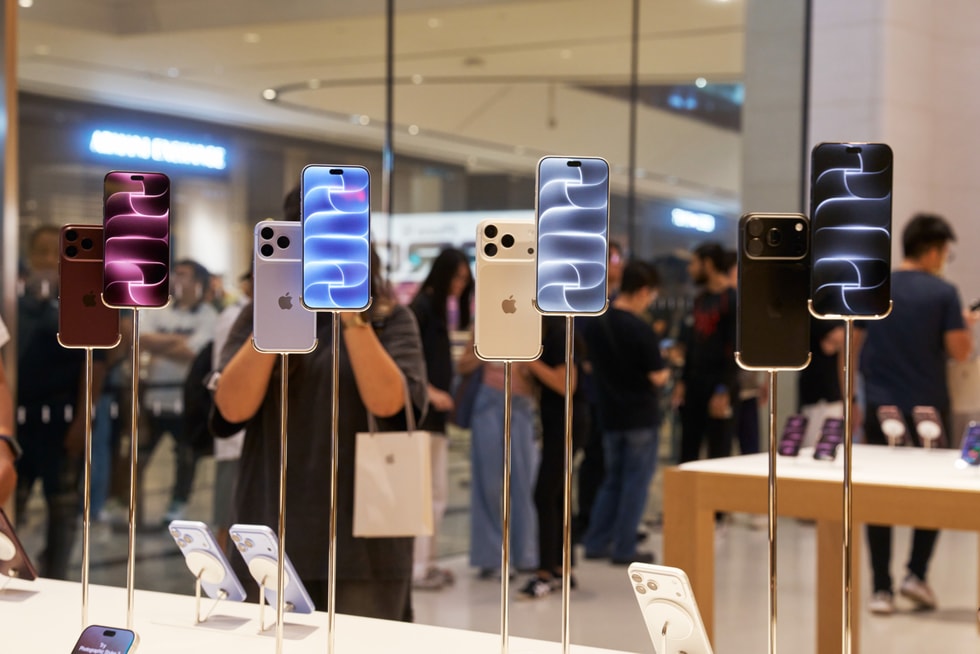 Apple The Exchange TRX 零售店内展示的 iPhone 18 Pro。 