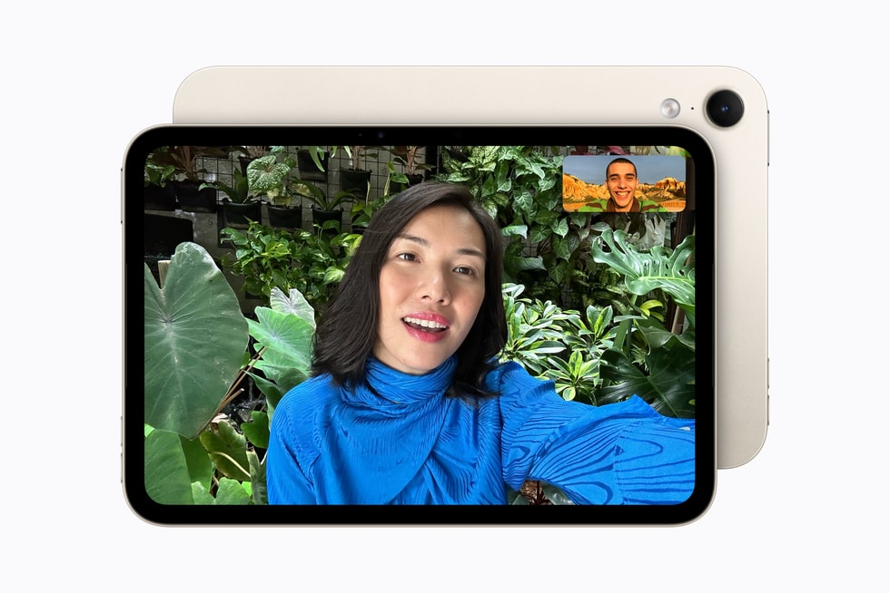星光色 iPad mini 上正在进行 FaceTime 通话。