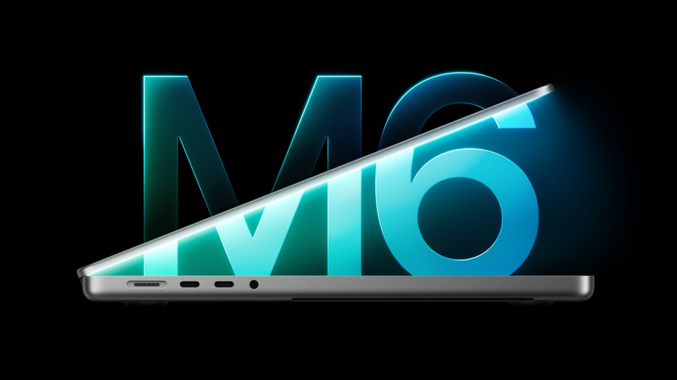 搭载 M6 芯片的 14 英寸 MacBook Pro 在半开状态下的侧视图，背景上是一个发光的 M6 标志。