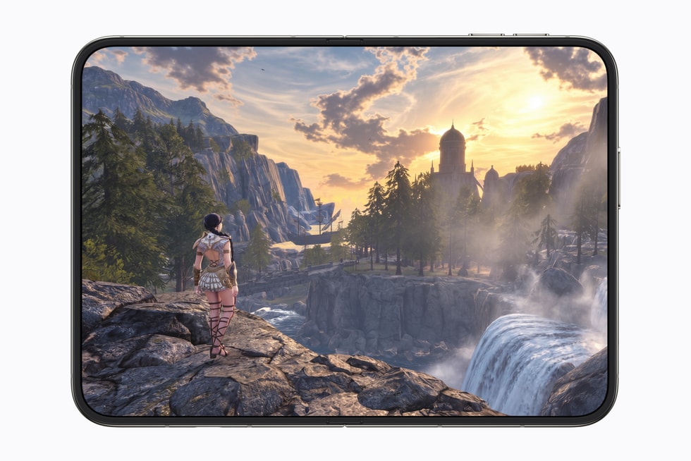 一台完全展开的 iPhone Duo，屏幕上显示着游戏《UnGodly》。