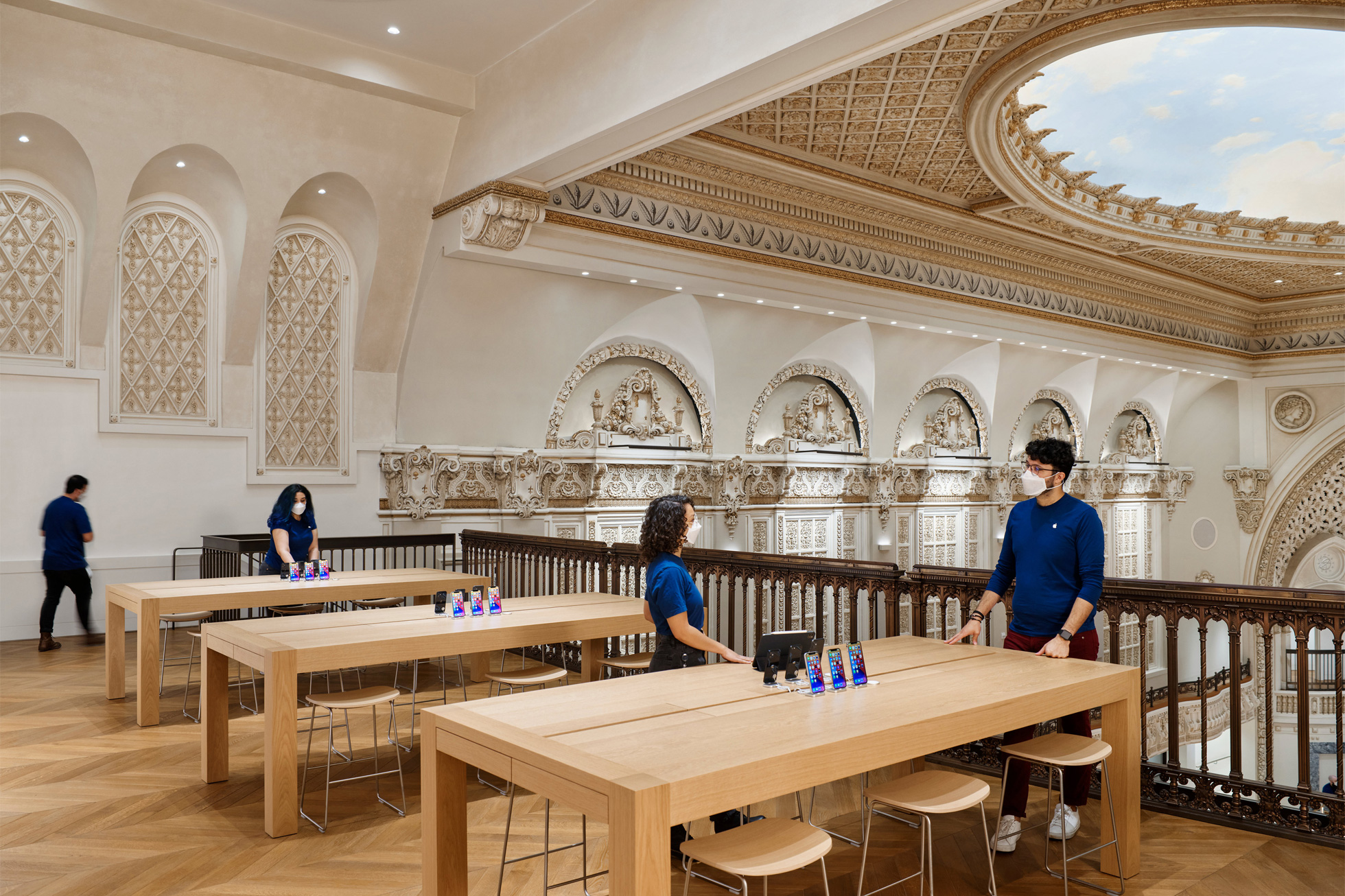 Apple Tower Theatre 本周四在洛杉矶市中心开幕 - Apple (中国大陆)