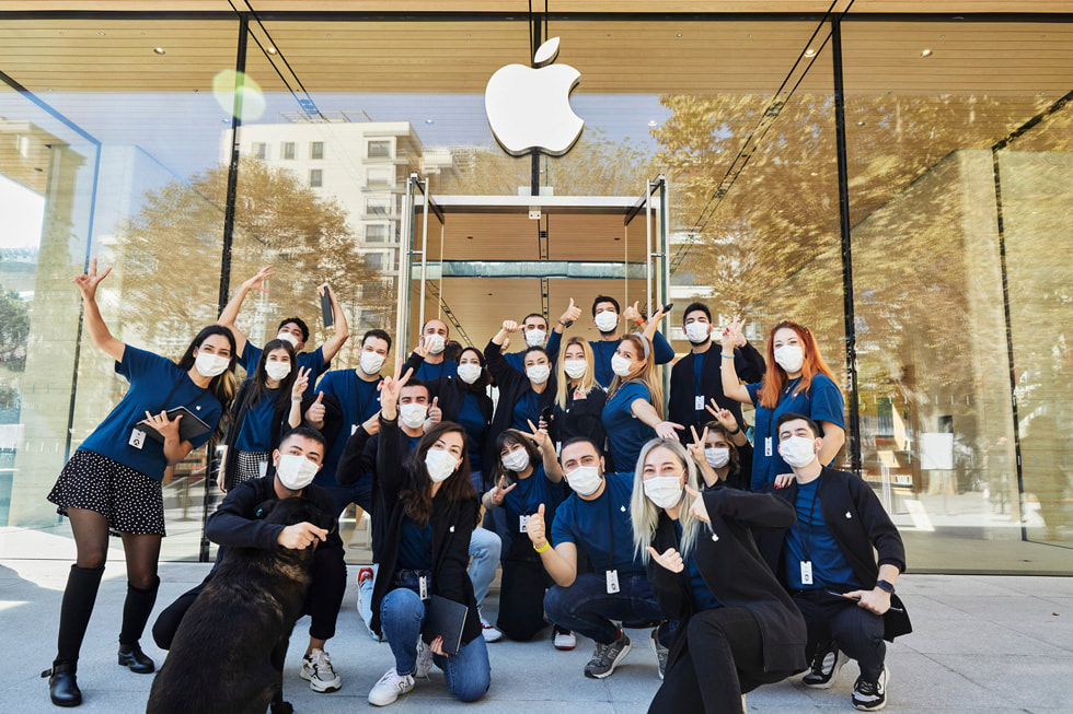 Apple Bağdat Caddesi 团队成员。