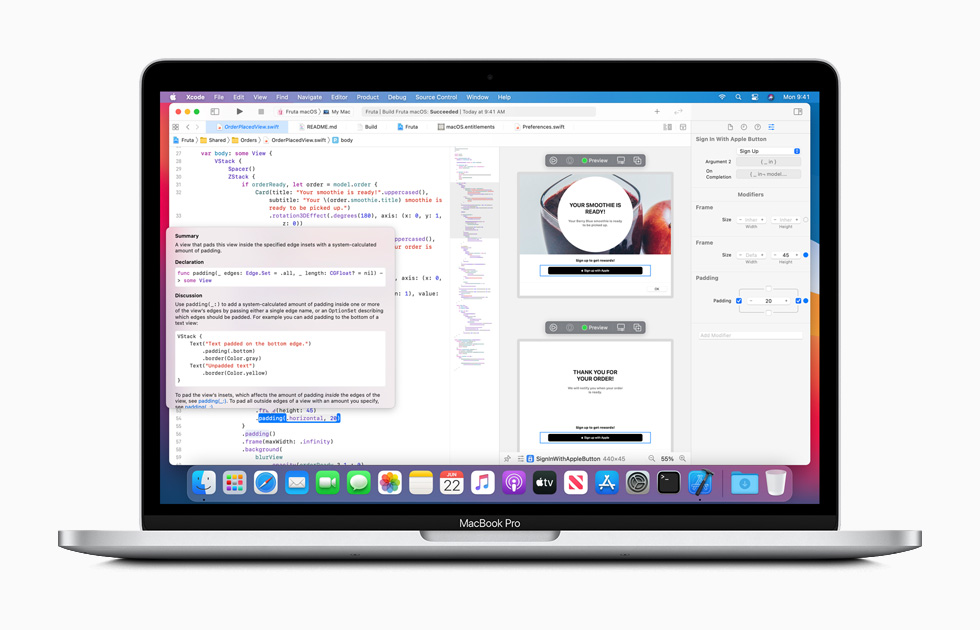 MacBook Pro 上显示 Xcode 编程环境。