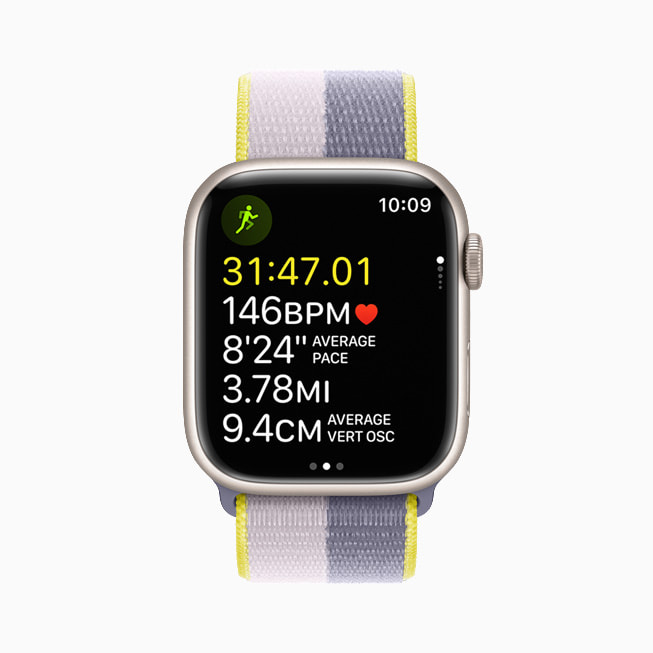 在 Apple Watch Series 7 上展示新的垂直振幅指标。