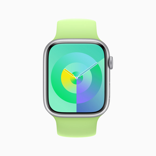 Apple Watch Series 8 展示新的祖母绿色调色盘表盘。