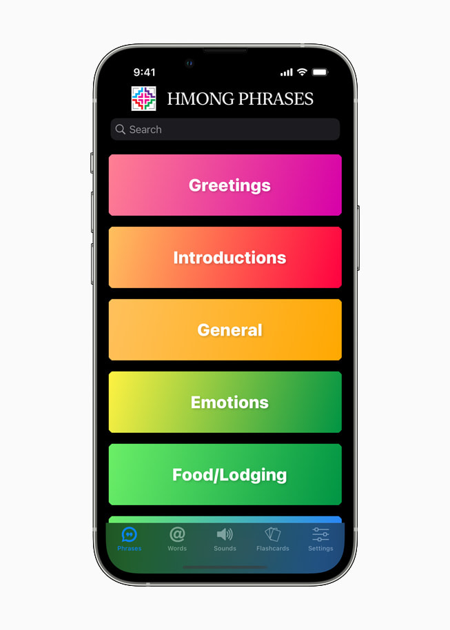 用户可在 HmongPhrases 的菜单界面里选择“问候”、“介绍”、“通用”、“情感”和“饮食/住宿”类别。