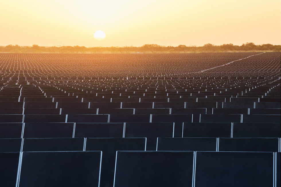 位于得克萨斯州 Brown County 的一个大规模太阳能光伏板项目