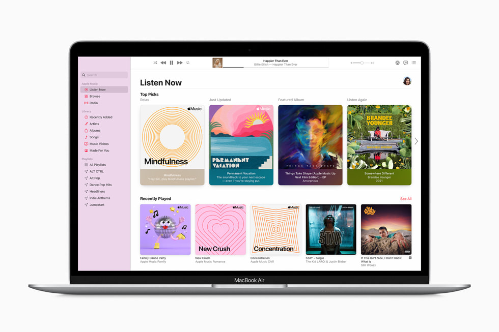 MacBook Air 上正在显示 Apple Music 中的“现在就听”标签页。