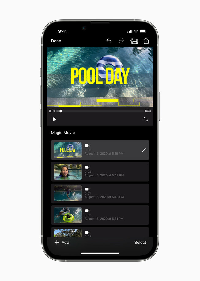一台 iPhone 上正在显示 iMovie 剪辑 3.0 的魔幻影片，标题为 Pool Day。