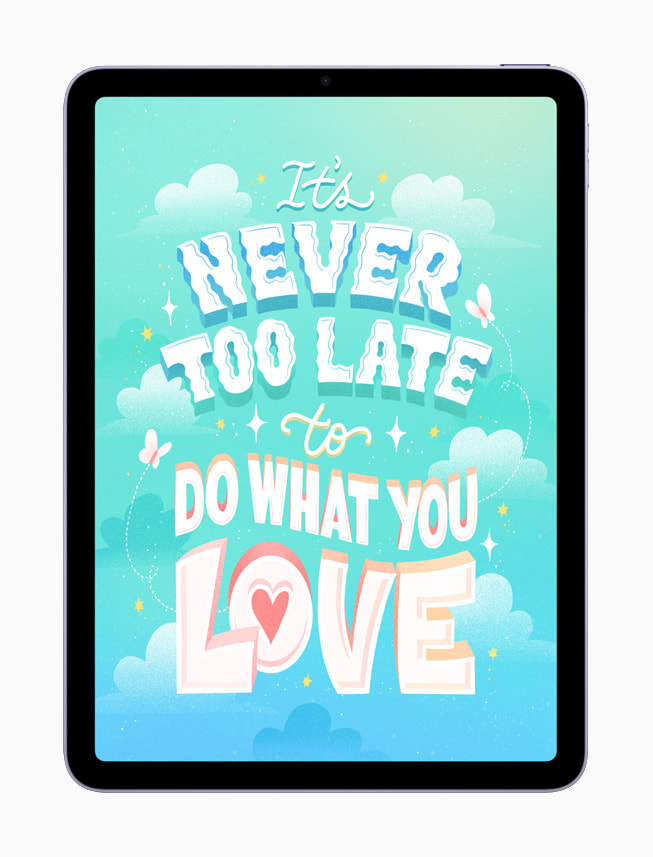 Belinda Kou 的数字字体艺术画，上面写着“做你热爱的事，从来都不晚（It’s never too late to do what you love）。”