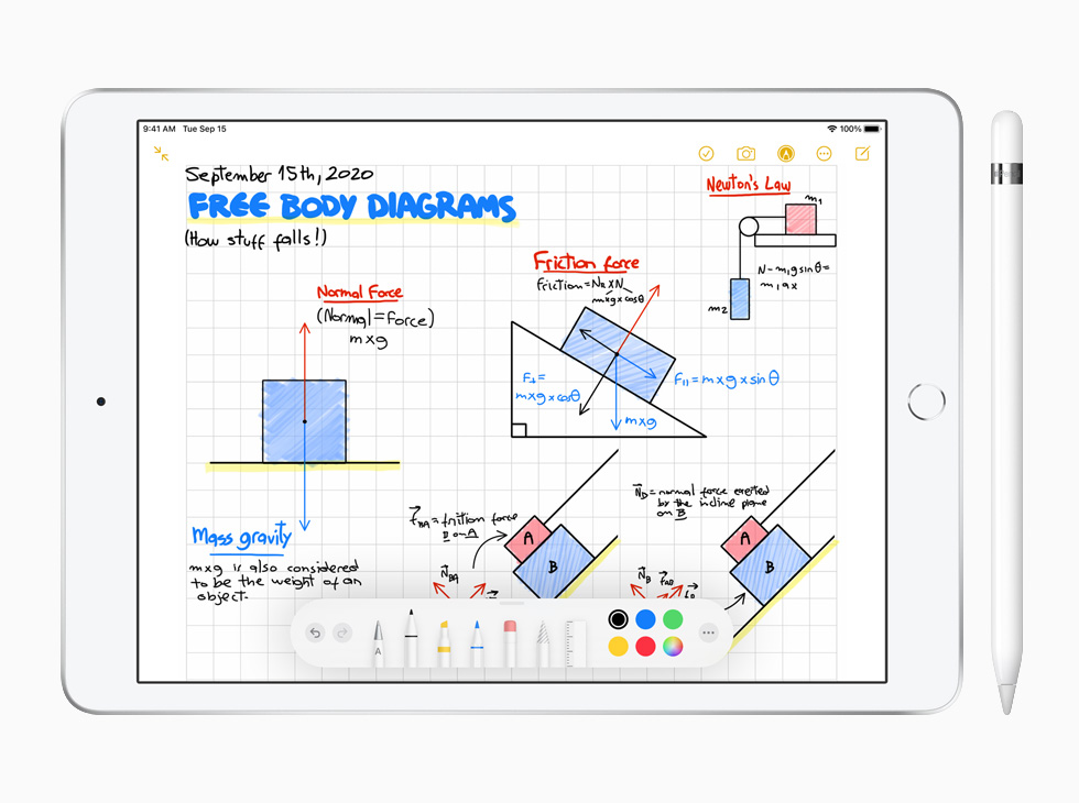 搭配 Apple Pencil 的 iPad (第八代) 上显示备忘录 app。