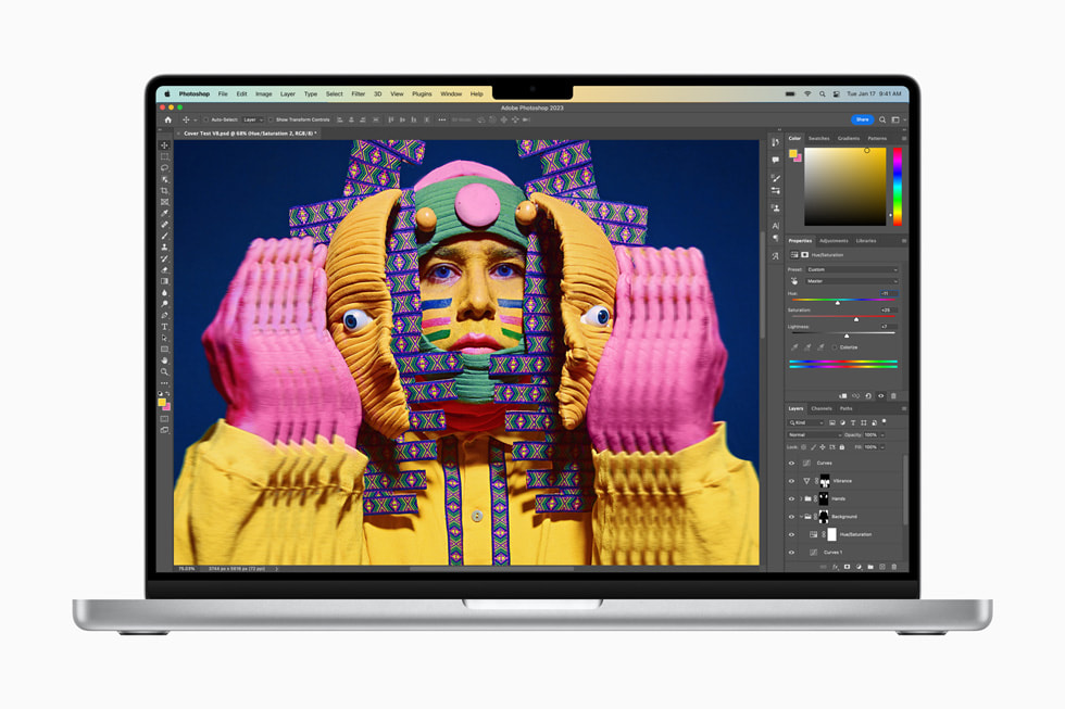 搭载 M2 Pro 的 MacBook Pro 正在运行 Adobe Photoshop。