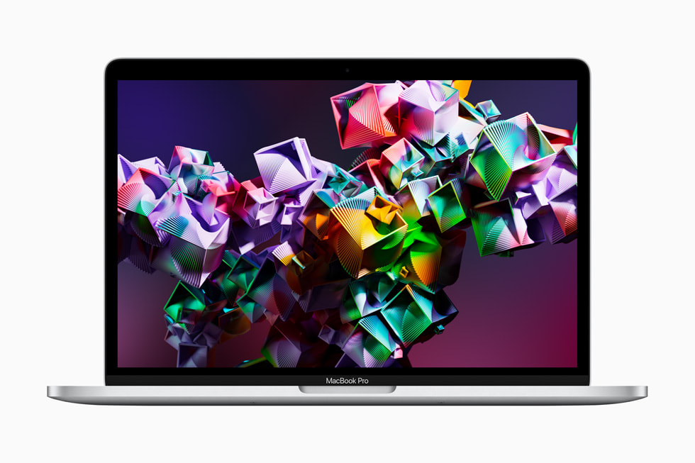 图片展示新款 13 英寸 MacBook Pro。