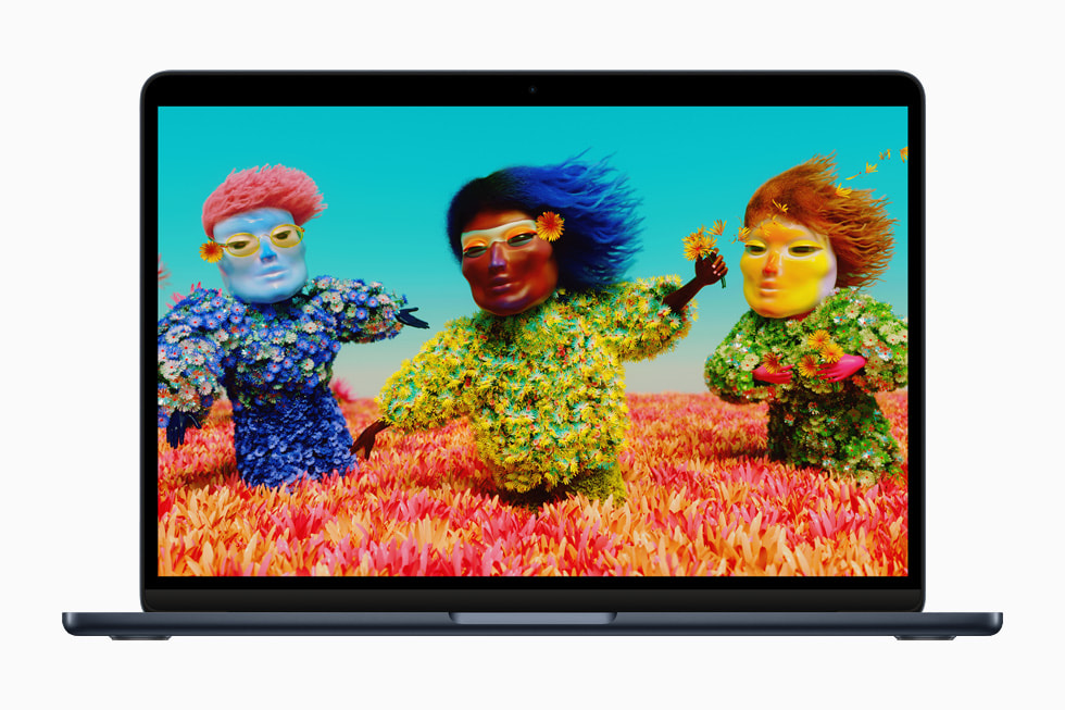 午夜色 MacBook Air 展示 Liquid 视网膜显示屏。