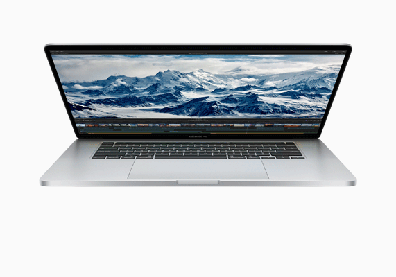 MacBook Pro 打开以演示电池。