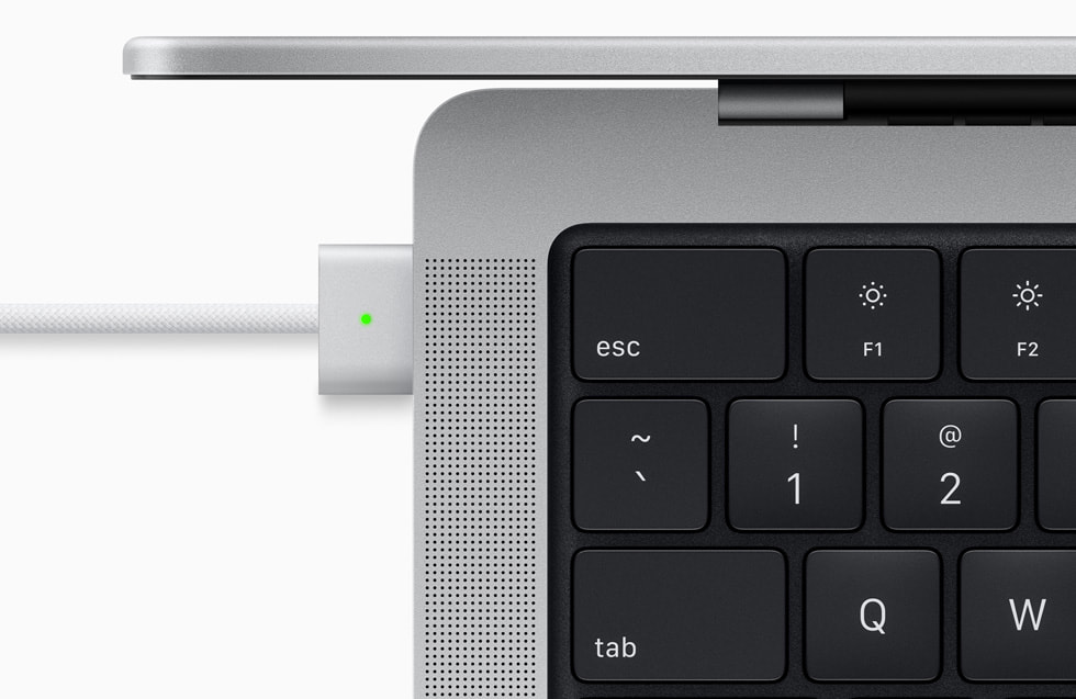 MacBook Pro 的 MagSafe 3 端口。