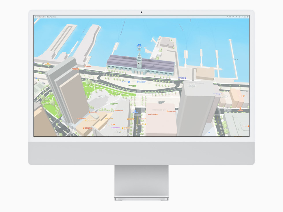 安装 macOS Monterey 的 MacBook Air 使用更新版地图 app。