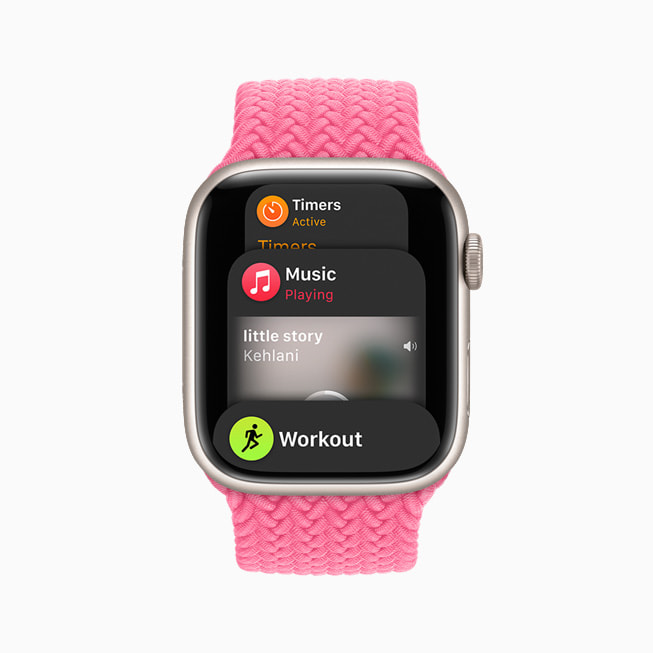 在 Apple Watch Series 7 经重新设计的程序坞展示最近使用的 app，包括计时器、音乐 app 和体能训练 app。