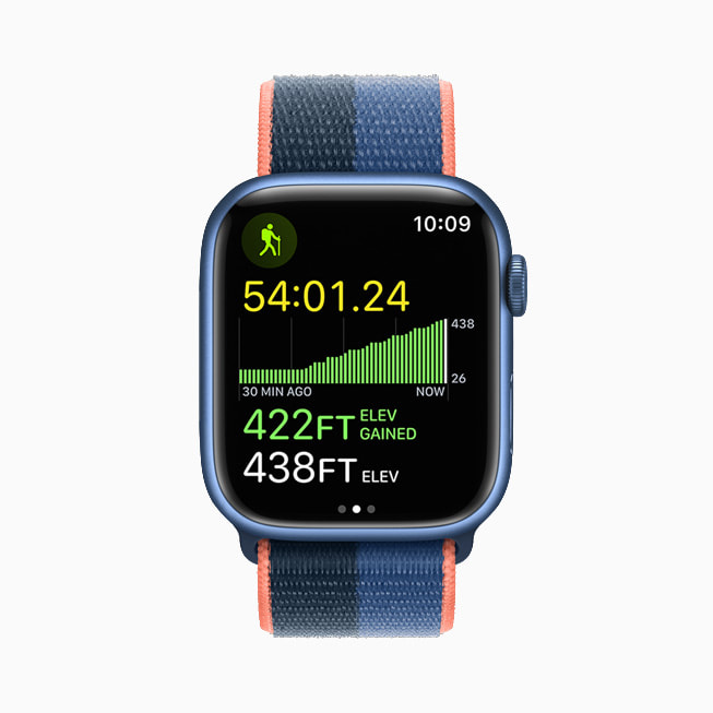 在 Apple Watch Series 7 上展示徒步高度。