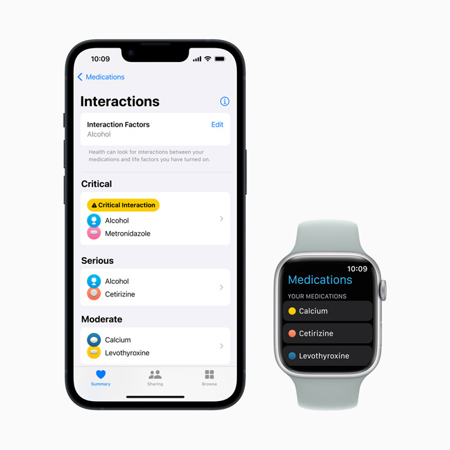 Apple Watch Series 8 旁边的手机显示“用药 app”体验，包括可能的药物冲突，以及用药列表。