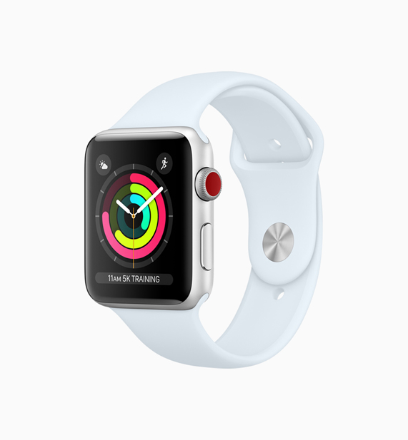 Apple Watch 搭配新款天蓝色表带