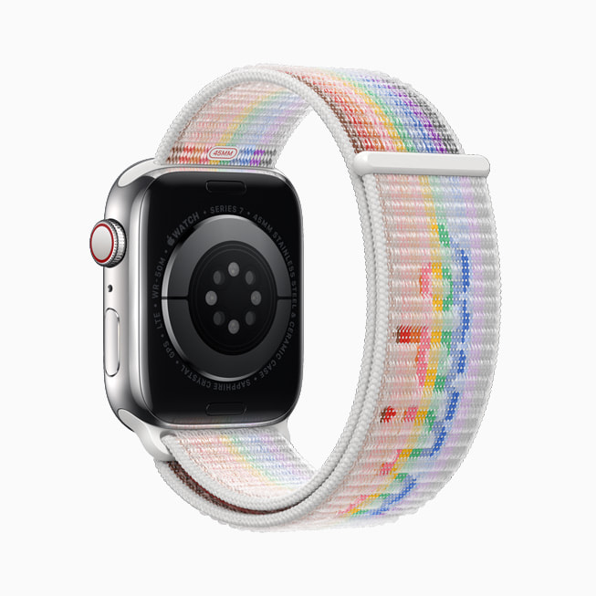 Apple Watch 新款彩虹版表带采用双层尼龙精织材质制成。