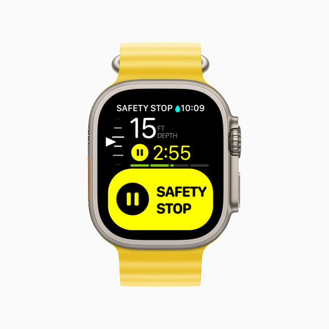 Apple Watch Ultra 上显示着 Oceanic+ app 的安全警告。