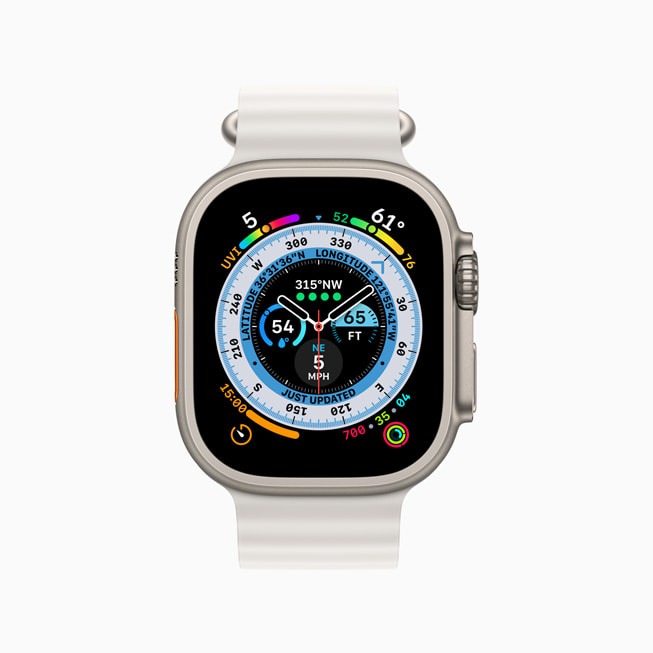 Apple Watch Ultra 在“寻路者”表盘中显示潜水复杂功能。