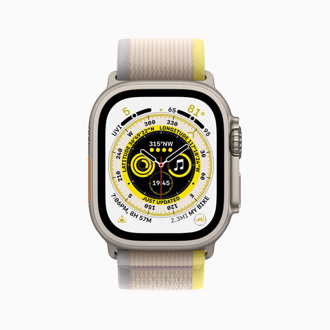 Apple Watch Ultra 上显示着全新“寻路者”表盘。